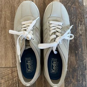 Keds Ortholite Sneaker. Light Grey.